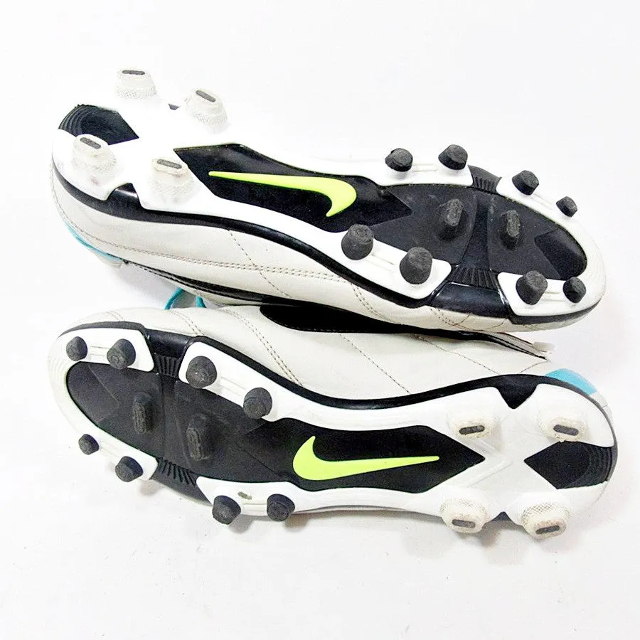 NIKE - Hypervenom