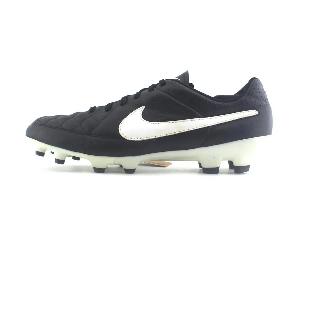NIKE TIEMPO GENIO